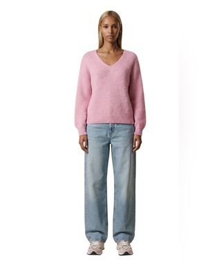 American Dreams 🇮🇹 - Milana Alpaca Pullover Soft Berry ($287)